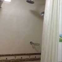 カーテンで仕切るだけなので床はべちゃべちゃになります。