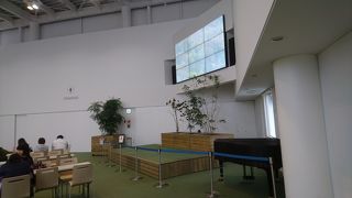 グルメだけでなく、みんなが利用できる休憩所もあります