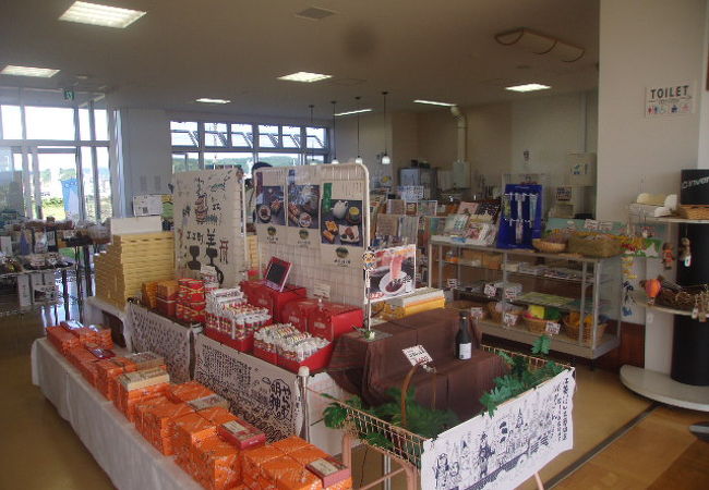 海の駅内にある売店兼レストランです