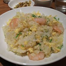 海老がプリプリしていてやさしいお味のチャーハン