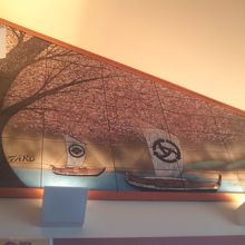 レストラン上部にはこんな作品も！