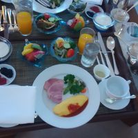 ルームサービスの洋朝食です。