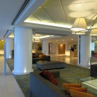 立派な広さのロビー、デザインも良いです