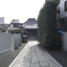石畳の綺麗な参道