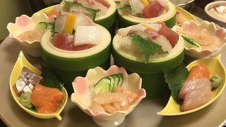 料理はありきたりだが、個室はいい