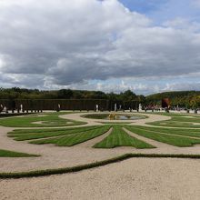 幾何学模様の庭園。