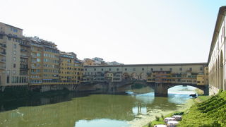 フィレンツェを流れる川