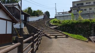 ちょっと曲がったゆるやかな曲線がきれい