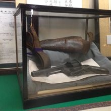 鐵舟が残したピストル