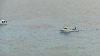 小さい島で竜宮城展望台があり来間大橋や与那覇前浜が展望できる