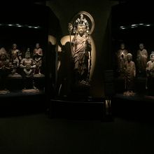 観音三十三応現立像