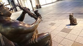 旭川駅からつながる通りにあります