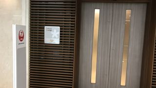 シャワールームは３つのみ