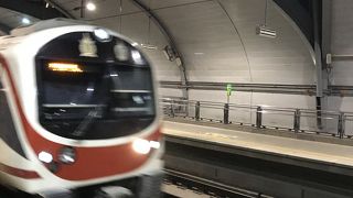 空港と市内を結ぶ鉄道