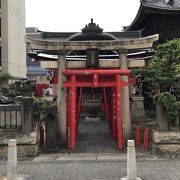 赤い鳥居がずらり