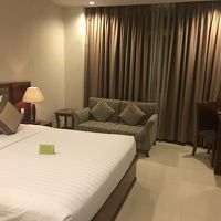 枕元にもコンセントがあって便利