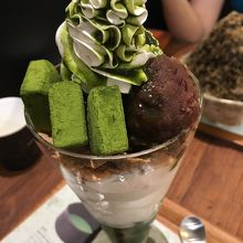 パフェも種類が多いです