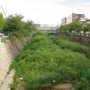 高級住宅街を流れる六甲山系からの川