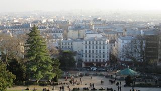 寺院の裾野に広がる・・・