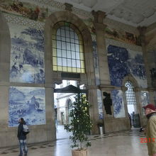 駅のアズレージョ