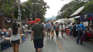 旧市街内で開催される