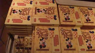 パーク限定の東京ばな奈があります！