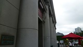 ターミナルというには小じんまりした場所でした。