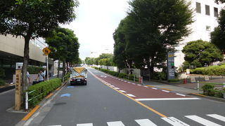 想像よりもひっそりと