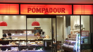 イートンスペースがあります