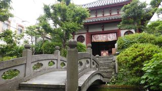 唐人屋敷跡の入口にあるお堂