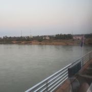 メコン川に架かるタイとラオスの国境の橋