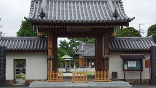 縄でグルグルのしばられ地蔵