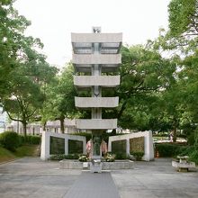 勤労学徒慰霊塔。