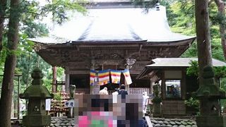 月見坂の途中に