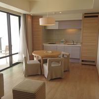 海を眺めながら調理するキッチン。自分の家ならいいなぁ～