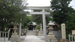 芦屋の北に鎮座する神社