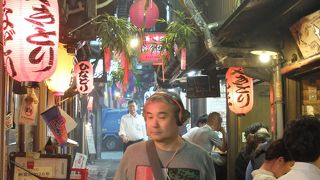 街歩きの一環として訪れてみるなら、夕暮れ以降がお勧め