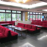 安っぽいロビーです・