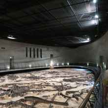 館内の遺跡。圧倒されます。