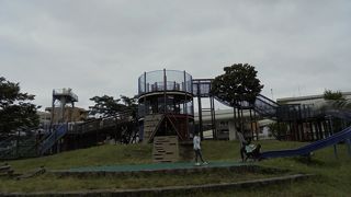 遊具が充実（蒔田公園）