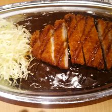 カツカレーです。