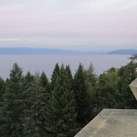 ホテルの部屋のテラスからオフリド湖が見渡せます。