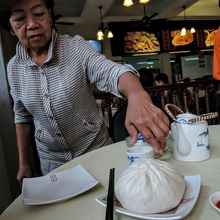 特大肉まんもおすすめ！
