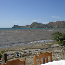 海岸沿いの客席から見たクリストレイ方向の海岸の様子です。