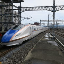 北陸新幹線です