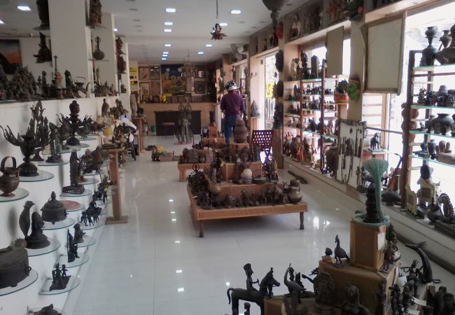 一見ブラックショップですが…