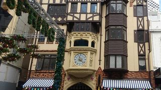 通り抜けしたくなるヨーロッパ風な道