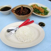 料理も運ばれてきました