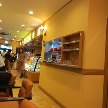 お土産コーナーもありました