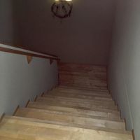 客室棟の2階から1階への階段